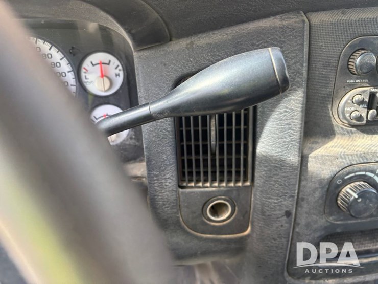 2004-dodge-2500-image-58