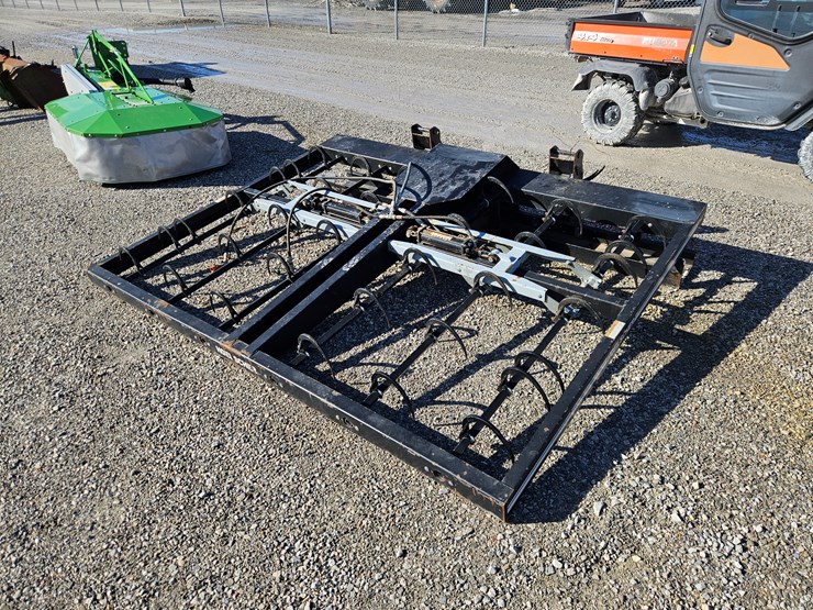 #201120-•-hoelscher-bale-grapple-image-1