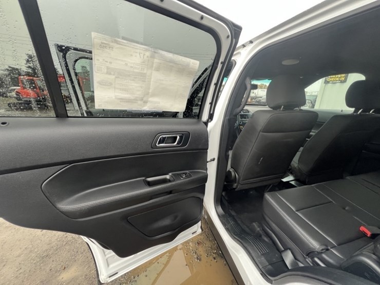 2018-ford-explorer-image-21