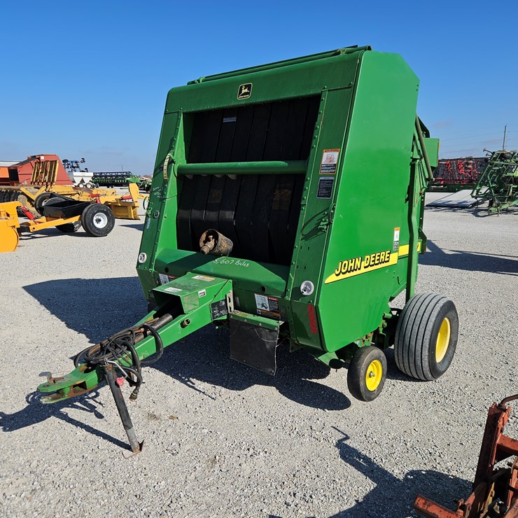2001 JOHN DEERE 567