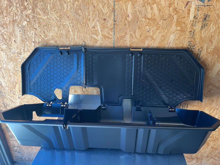 gm-motors-under-the-seat-storage-compartment-image-5