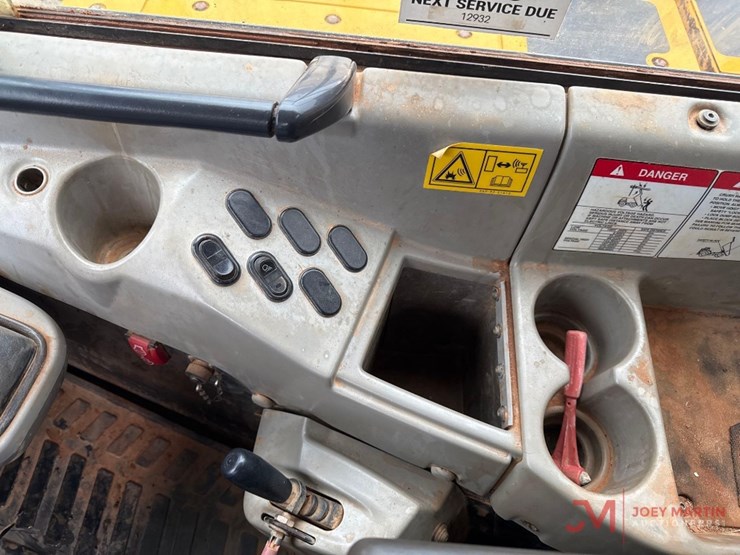 2017-komatsu-hm400-5-image-17