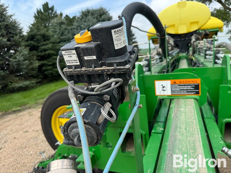 2020-john-deere-1775nt-image-15