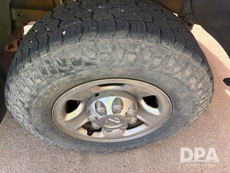 2004-dodge-2500-image-30