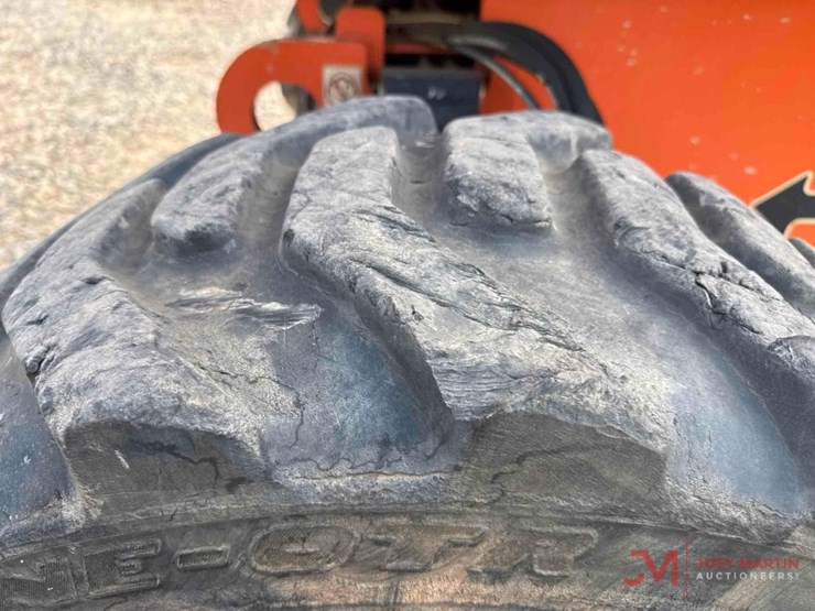 2015-jlg-600s-image-5