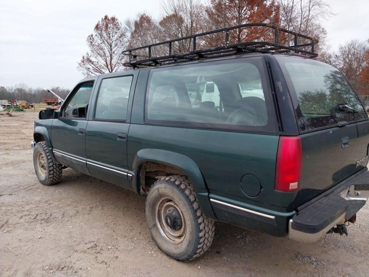 chevrolet-suburban-image-8