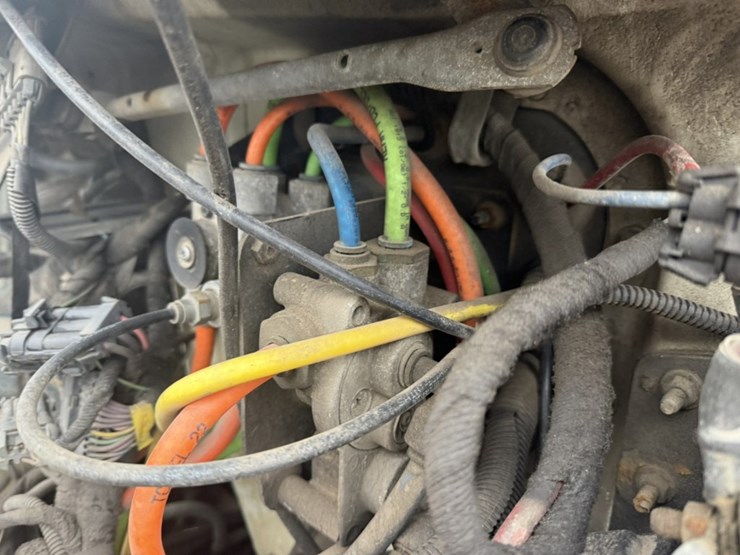 2006-international-7300-image-13