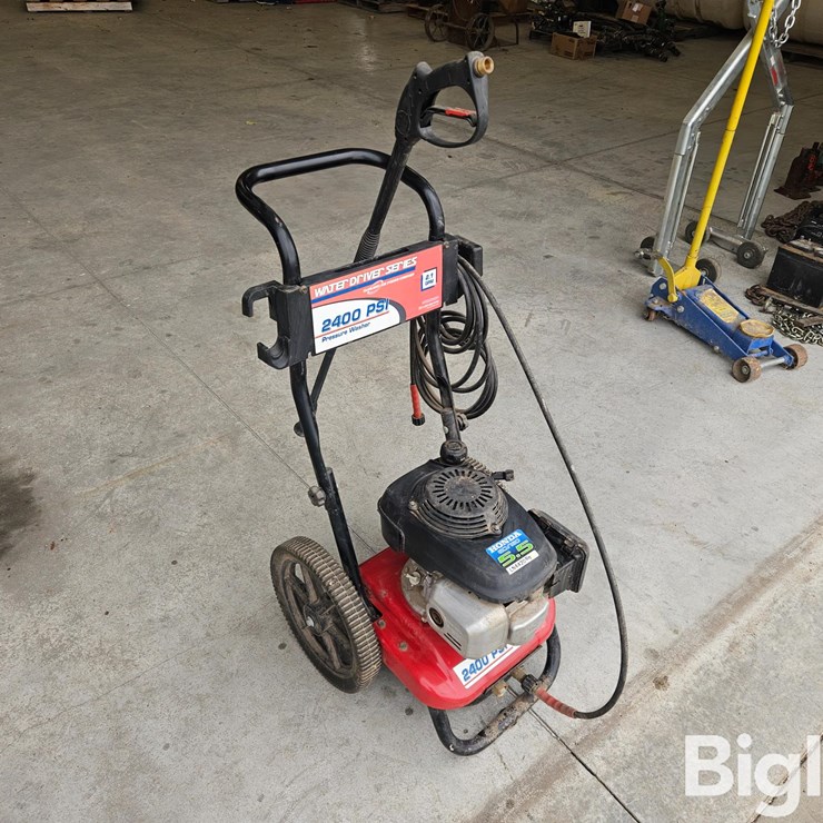 2400 PSI Gas Pressure Washer