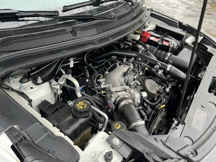 2017-ford-explorer-image-13