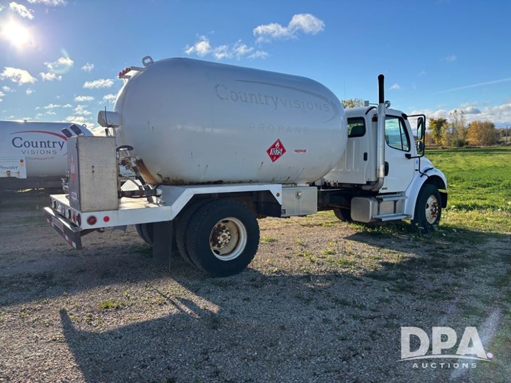 2005-freightliner-business-class-lp-bobtail-truck-(dr12590-unit-6501)-image-12