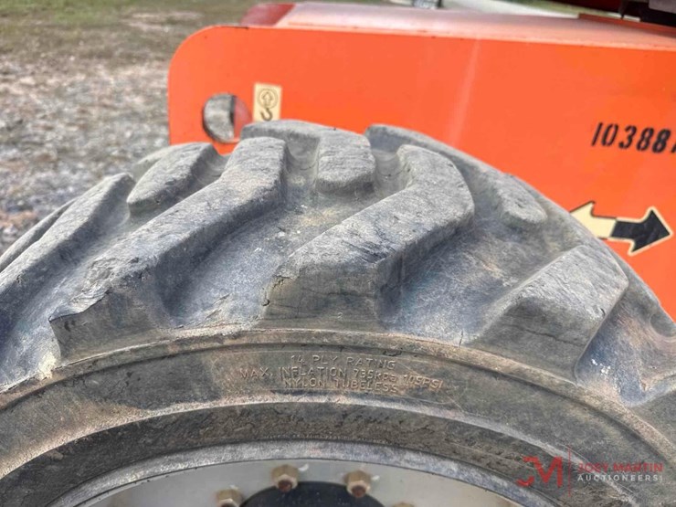 2015-jlg-600s-image-13