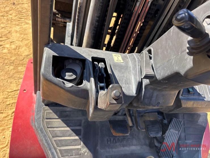 2022-hangcha-cd35-xw97f-straight-mast-forklift-image-15