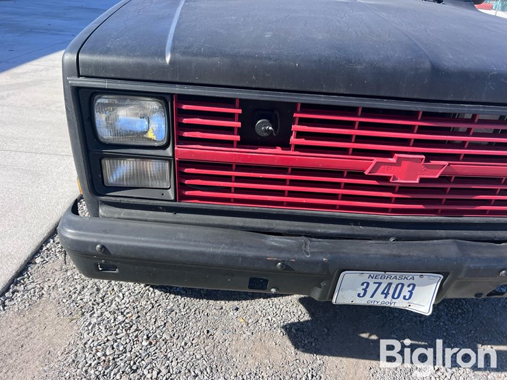 1986-chevrolet-custom-deluxe-image-13