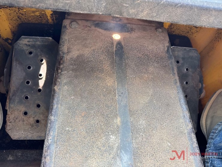 2005-new-holland-lt190b-image-19