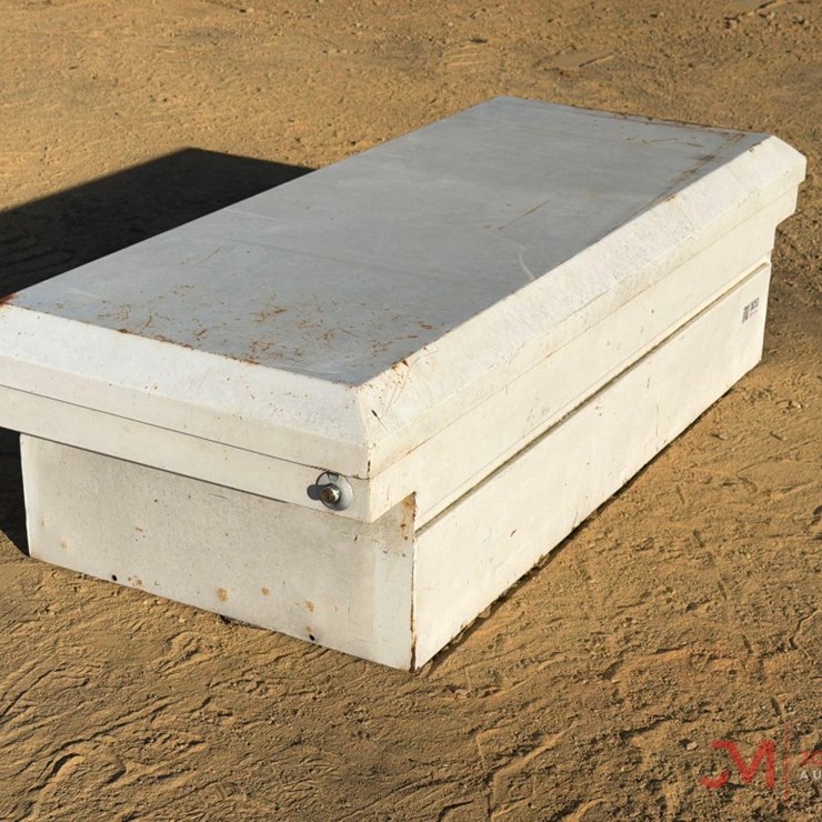 DROP-IN PICKUP TRUCK TOOL BOX