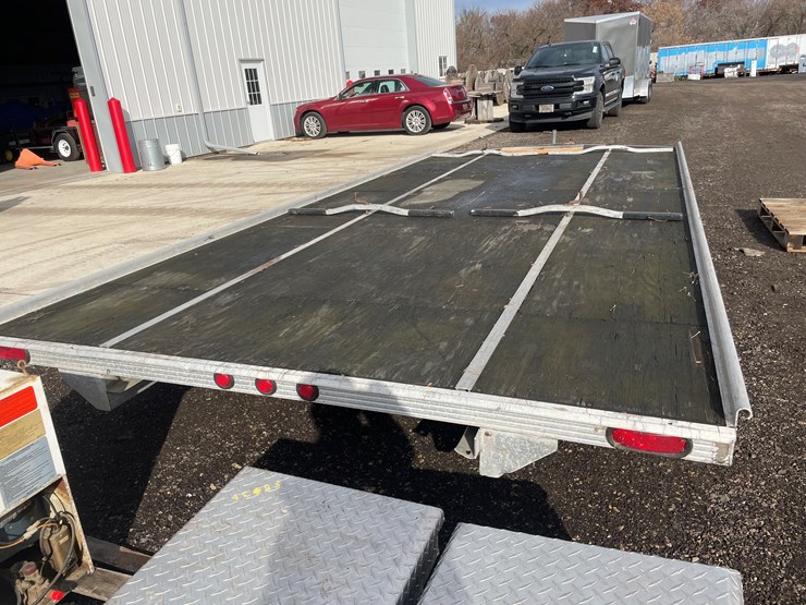 #1093-•-1997-sled-bed-4-place-snowmobile-trailer-(no-title)-image-5