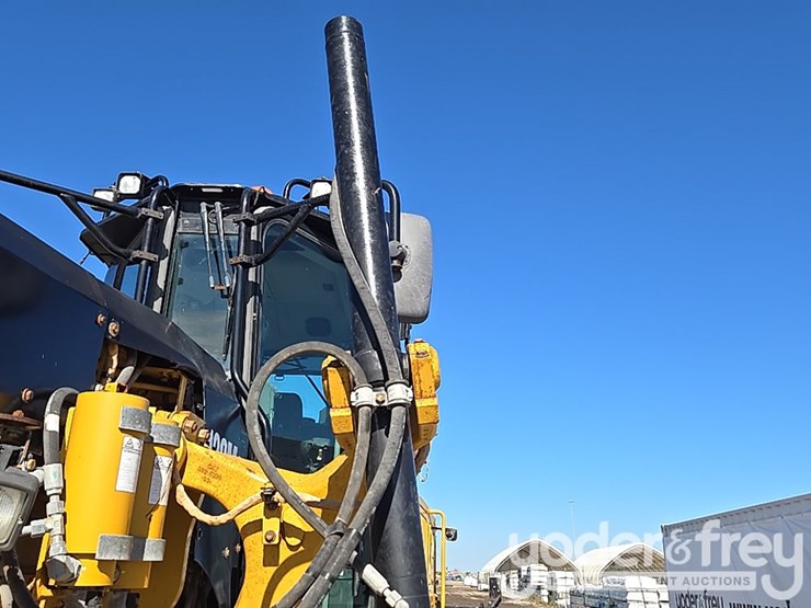 2016-caterpillar-120m2-image-60