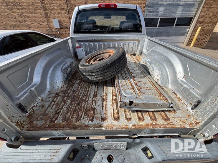 2004-dodge-2500-image-21