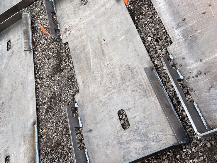 #1226-•-skidsteer-adapter-plates-image-2