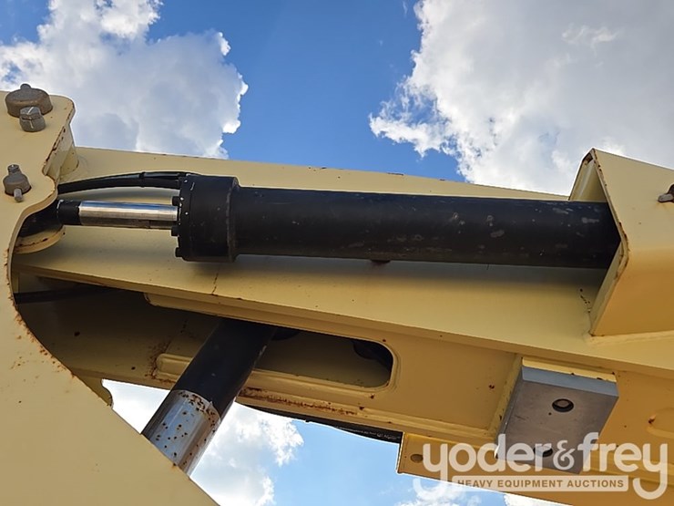 2014-jlg-800aj-image-28