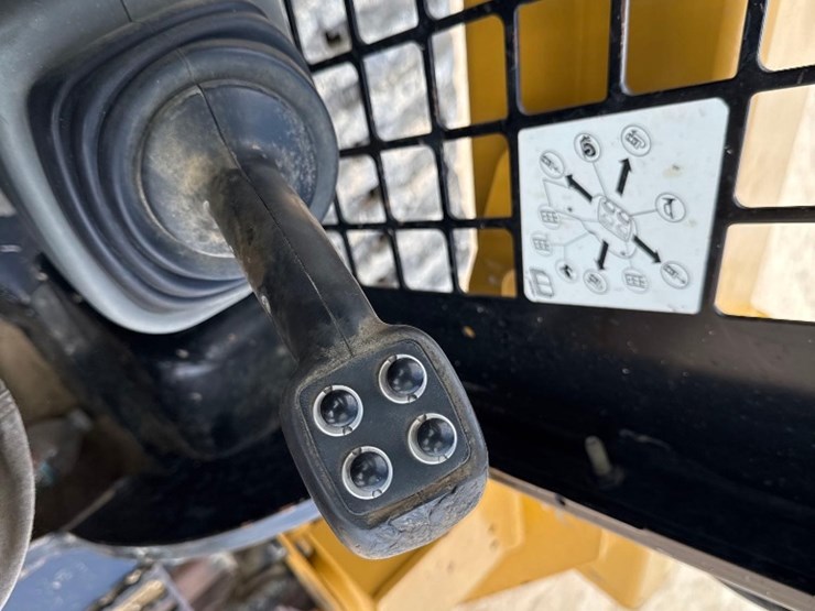 2017-caterpillar-289d-image-11