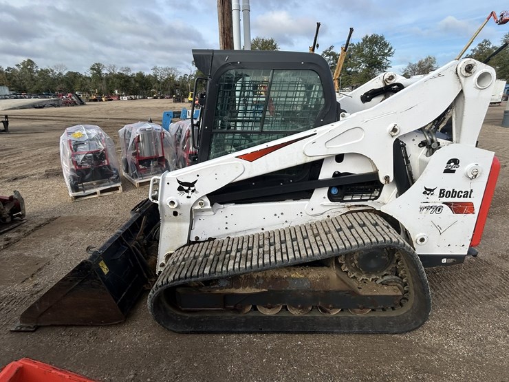 2021-bobcat-t770-image-1