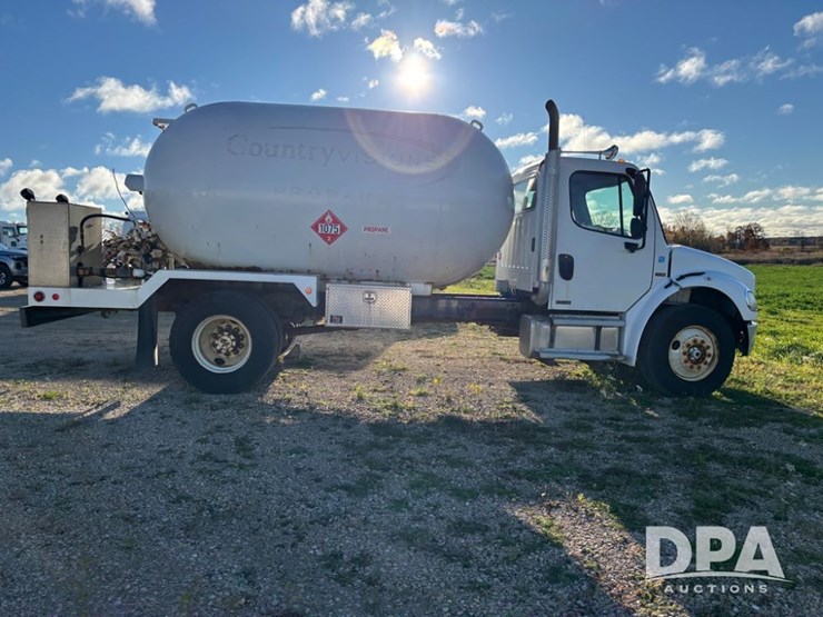 2005-freightliner-business-class-lp-bobtail-truck-(dr12590-unit-6501)-image-14