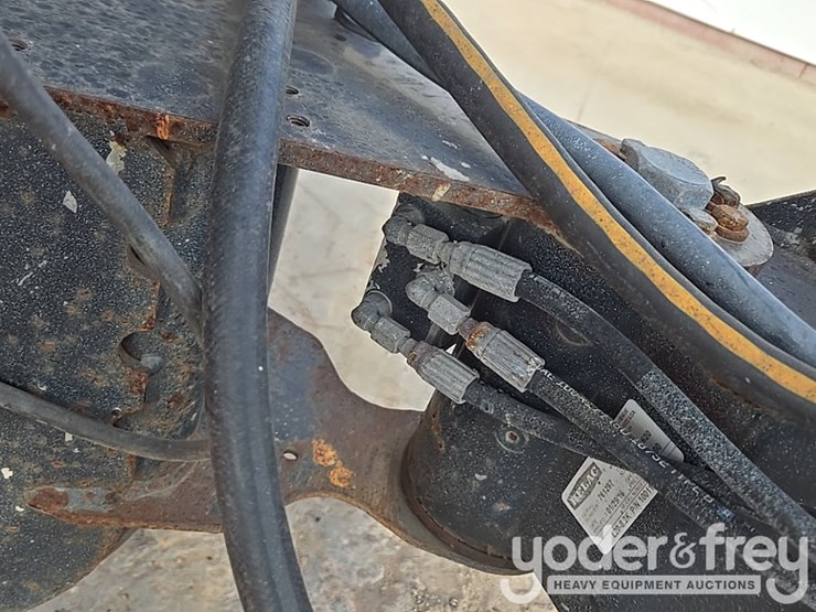 2014-jlg-800aj-image-41