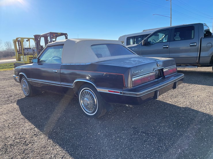 #1075-•-1982-chrysler-lebaron-convertible-(has-wi-title)-image-7