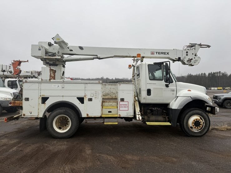 2006-international-7300-image-7