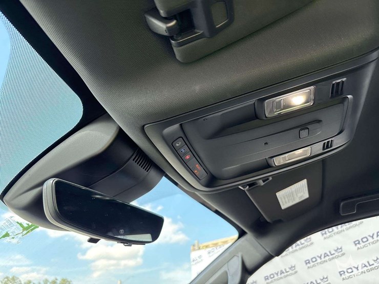 2023-chevrolet-tahoe-image-12