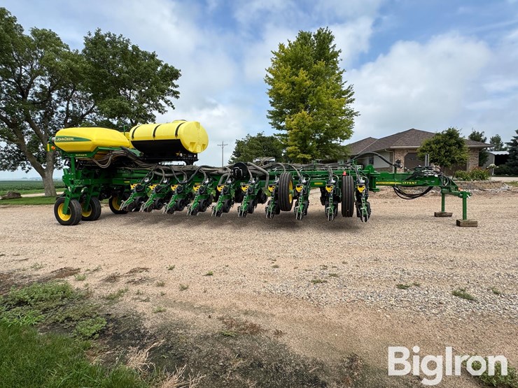 2020-john-deere-1775nt-image-4