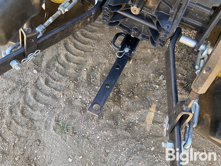 2022-john-deere-3038e-image-11