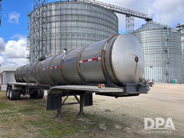 1974-heil-trailer-image-18