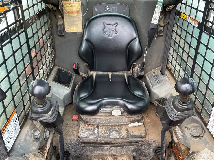2015-bobcat-s590-image-21