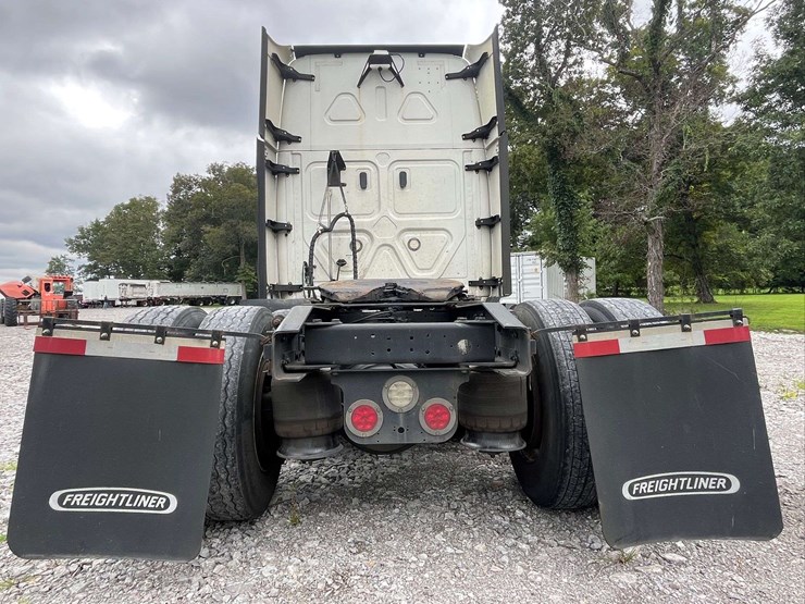 2018-freightliner-cascadia-evolution-t/a-truck-tractor-image-38