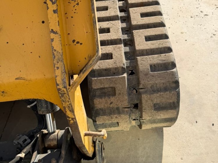 2022-caterpillar-279d3-image-49