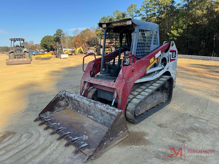 2019-takeuchi-tl8-image-4