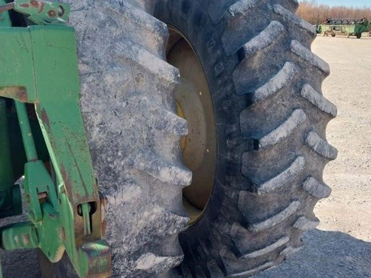 john-deere-8200-image-12