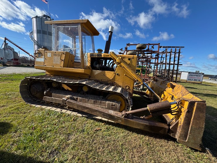 #116-•-dresser-buldozer-image-2
