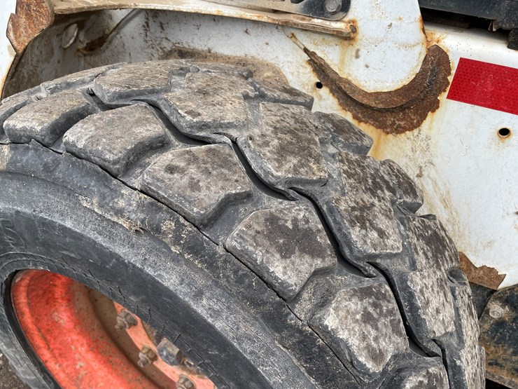 2014-bobcat-s530-image-13