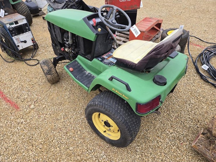 john-deere-425-image-2