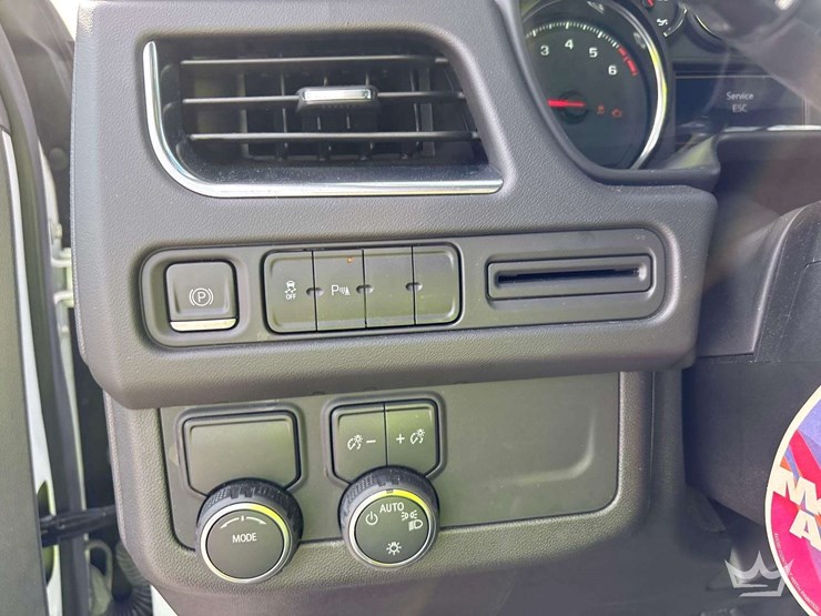 2023-chevrolet-tahoe-image-14