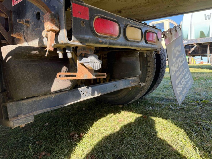 volvo-d13-semi-image-8