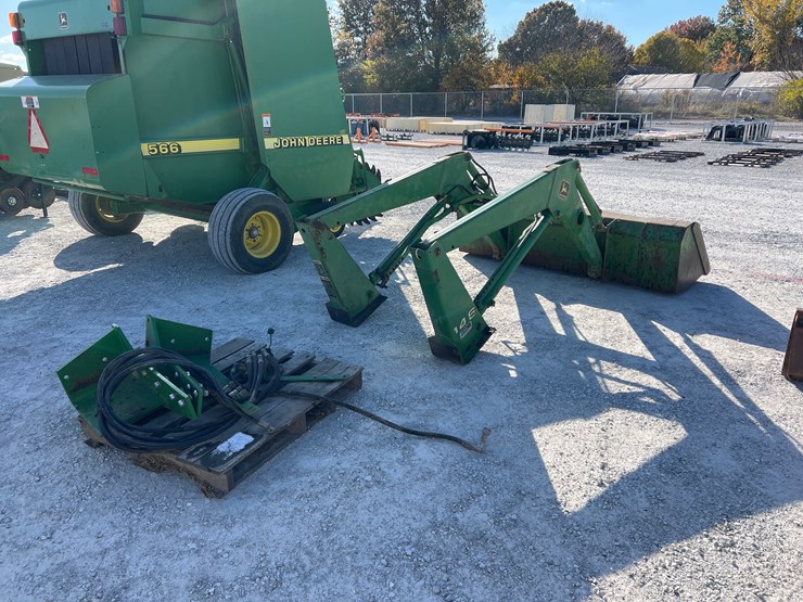 john-deere-146-image-4