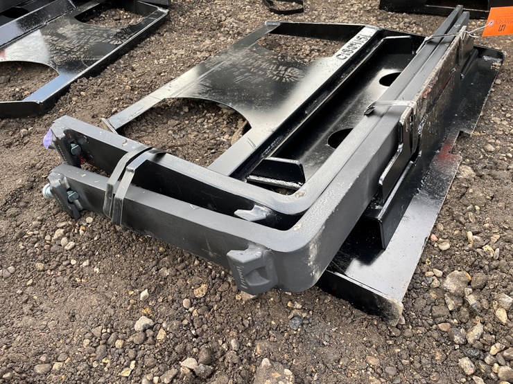 #1216-•-mini-skidsteer-pallet-forks-image-2