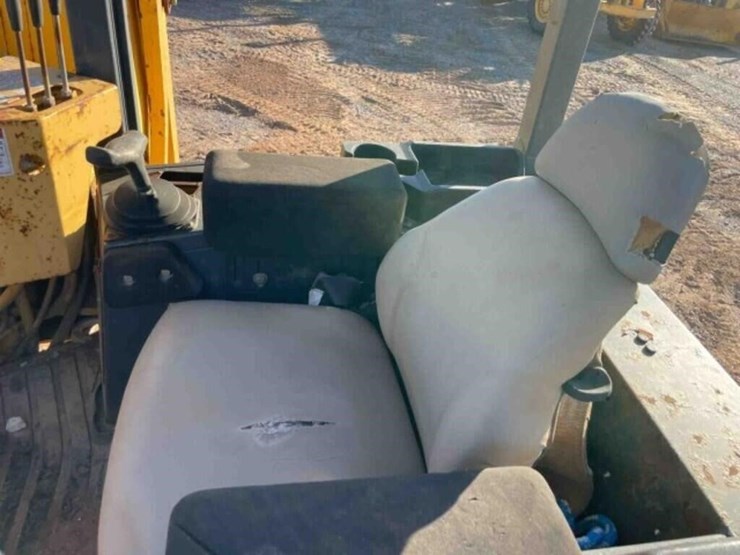 2008-deere-700j-image-21