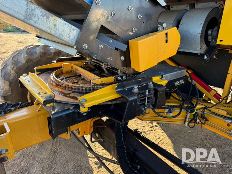 2012-oxbo-8435-image-40