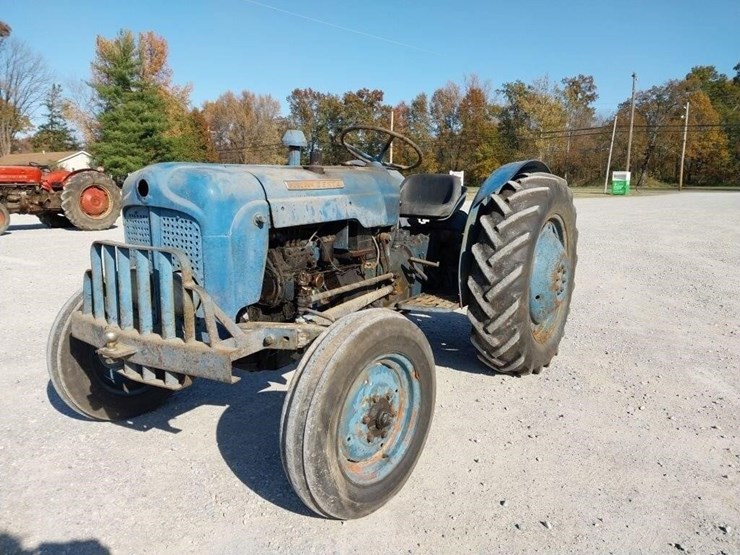 fordson-dexta-image-1