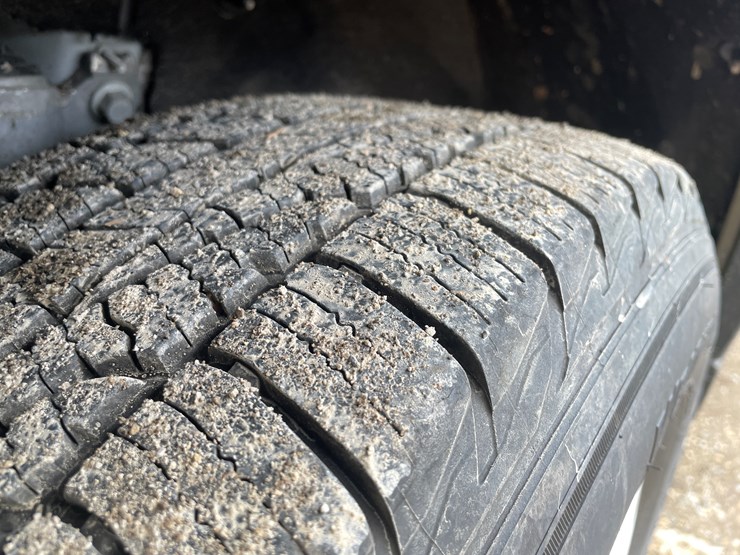 2021-ford-explorer-image-17